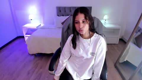 Snapshot of tamy_edwards chatting on March 6, 12:41 pm Tamy  online show from March 6, 12:41 pm