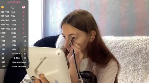 Alice online show from April 21, 1:06 pm