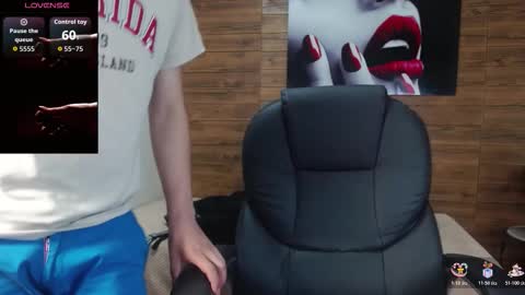 Snapshot of taner_king chatting on November 12, 2:56 am TANER online show from November 12, 2:56 am