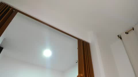 Snapshot of taniabonnet_ chatting on October 11, 1:27 am taniabonnet online show from October 11, 1:27 am