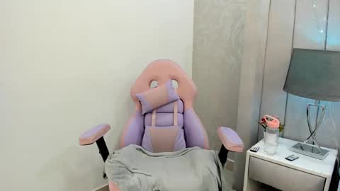 TaniaCarter online show from February 19, 2:44 pm