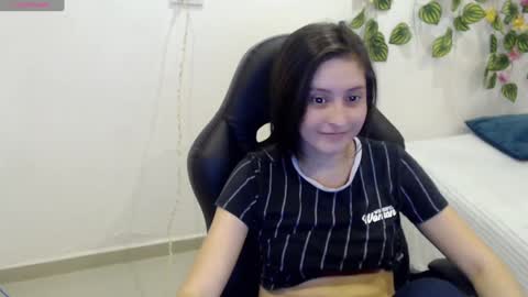 Snapshot of taniadevil_69 chatting on December 17, 8:10 pm Tania online show from December 17, 8:10 pm