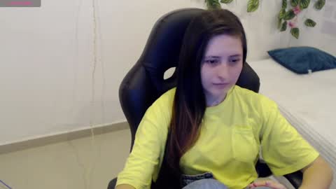 Snapshot of taniadevil_69 chatting on December 18, 3:11 pm Tania online show from December 18, 3:11 pm