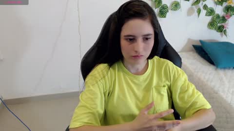 Snapshot of taniadevil_69 chatting on February 7, 5:51 pm Tania online show from February 7, 5:51 pm