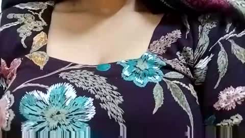 Snapshot of taniya_roy4628 chatting on February 9, 3:10 am taniya_roy4628 online show from February 9, 3:10 am