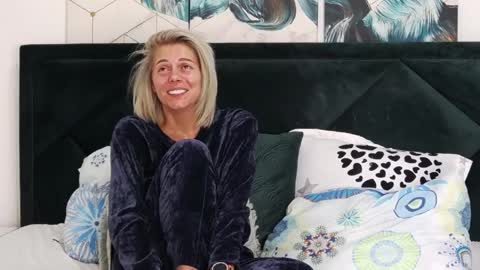 tanyaGrey online show from April 8, 8:14 am