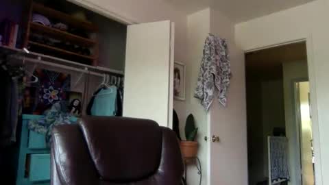 Dr. Love online show from April 18, 7:58 pm