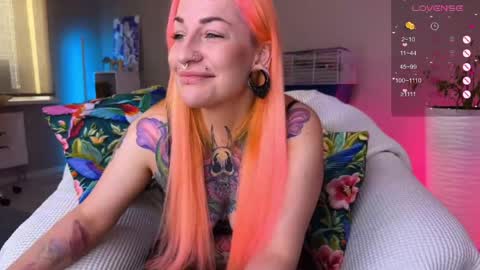 Snapshot of tanya_acid chatting on May 2, 4:39 am Tanya acid online show from May 2, 4:39 am