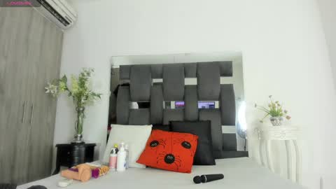 Snapshot of tanyyaa chatting on January 9, 1:35 pm Tanya online show from January 9, 1:35 pm