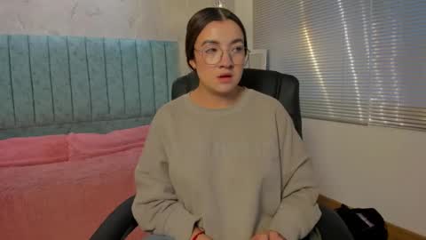 Snapshot of tara_parker chatting on February 11, 12:10 pm Tara online show from February 11, 12:10 pm