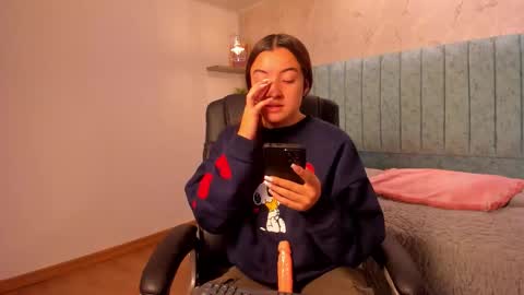 Snapshot of tara_parker chatting on February 21, 12:39 pm Tara online show from February 21, 12:39 pm