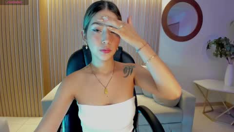 Snapshot of taralawrence chatting on February 26, 3:10 am Tara Lawrence online show from February 26, 3:10 am