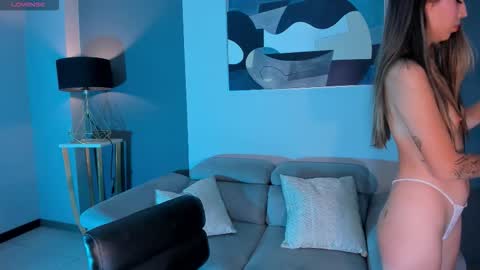 Snapshot of taralawrence chatting on October 5, 11:46 pm Tara Lawrence online show from October 5, 11:46 pm