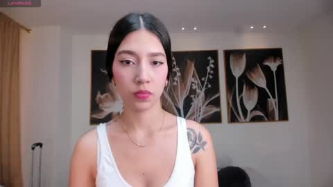 Snapshot of taralawrence chatting on November 22, 2:43 am Tara Lawrence online show from November 22, 2:43 am