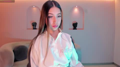 Tara Lawrence online show from December 18, 3:23 am