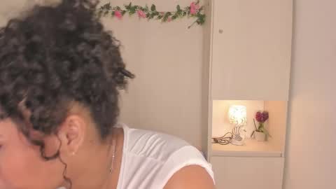  T A R A  online show from October 25, 4:31 am