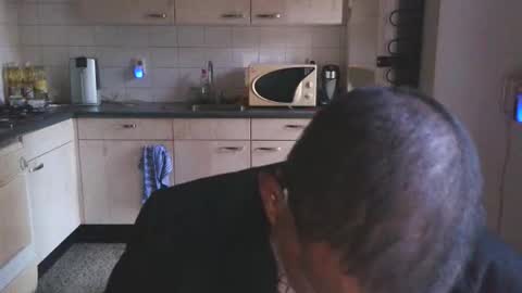 Genaro Thode online show from December 5, 9:29 am