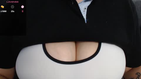 tarrant_ online show from January 27, 12:43 am