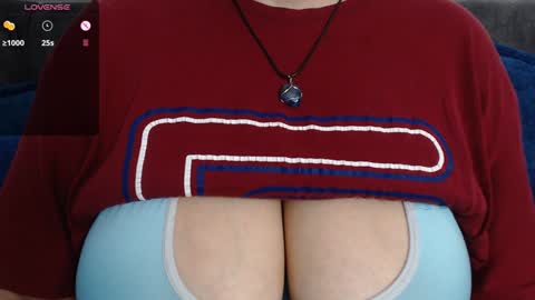 tarrant_ online show from February 5, 11:39 pm