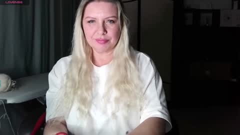 Snapshot of tasha__moon chatting on October 27, 6:12 pm Tasha Moon online show from October 27, 6:12 pm