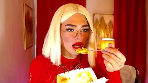 Snapshot of tasha_goddess chatting on November 29, 9:56 am tashaa online show from November 29, 9:56 am