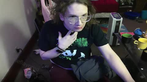 Snapshot of tasteflavored_femboy chatting on March 1, 10:45 am Taste online show from March 1, 10:45 am