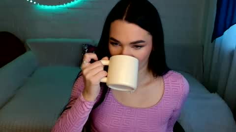 Snapshot of tasty_babyy chatting on November 28, 7:33 am tasty_babyy online show from November 28, 7:33 am