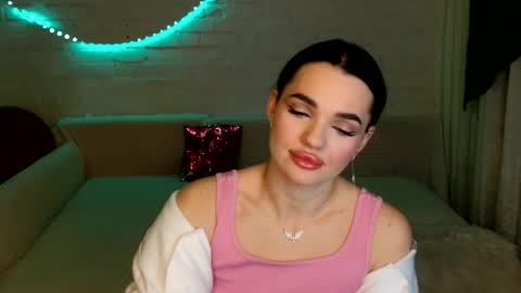 Snapshot of tasty_babyy chatting on December 17, 2:01 pm tasty_babyy online show from December 17, 2:01 pm