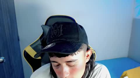 Snapshot of tatannn_ chatting on November 14, 8:07 pm T A T A N online show from November 14, 8:07 pm