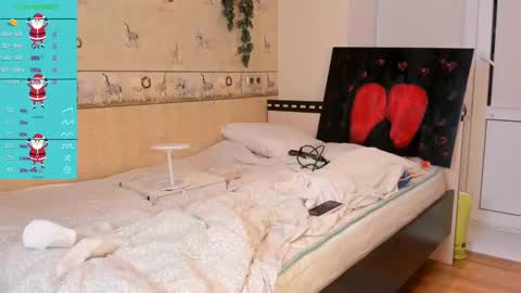 Snapshot of tate_west chatting on December 22, 4:17 pm Lizzy online show from December 22, 4:17 pm