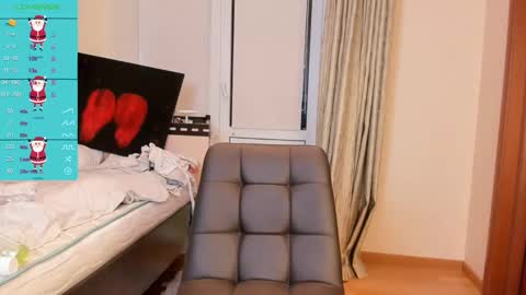 Snapshot of tate_west chatting on December 26, 4:04 pm Lizzy online show from December 26, 4:04 pm