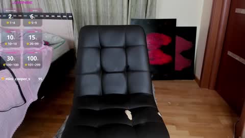 Snapshot of tate_west chatting on January 23, 5:10 pm Lizzy online show from January 23, 5:10 pm