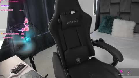 Snapshot of tati_jones chatting on September 24, 6:33 pm Tatiana online show from September 24, 6:33 pm