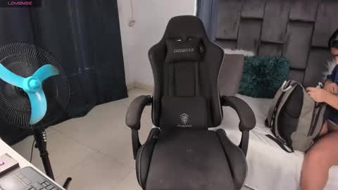 Snapshot of tati_jones chatting on October 11, 8:29 pm Tatiana online show from October 11, 8:29 pm