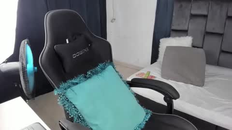 Snapshot of tati_jones chatting on November 21, 7:56 pm Tatiana online show from November 21, 7:56 pm