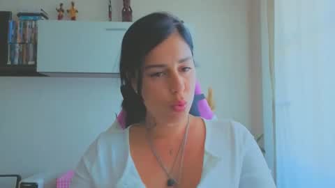 Snapshot of tatiana2224 chatting on February 1, 5:44 pm tatiana2224 online show from February 1, 5:44 pm