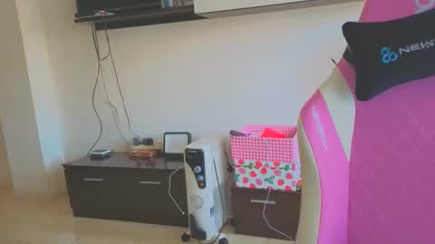 Snapshot of tatiana2224 chatting on February 11, 9:25 am tatiana2224 online show from February 11, 9:25 am