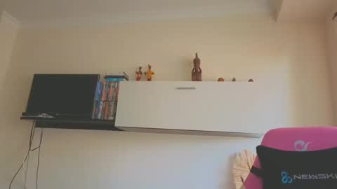 Snapshot of tatiana2224 chatting on February 23, 9:28 am tatiana2224 online show from February 23, 9:28 am