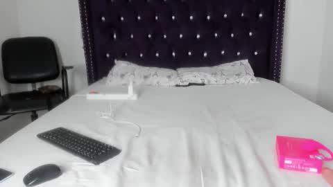 Snapshot of tatiana_storm chatting on September 22, 9:17 pm tatiana_storm online show from September 22, 9:17 pm