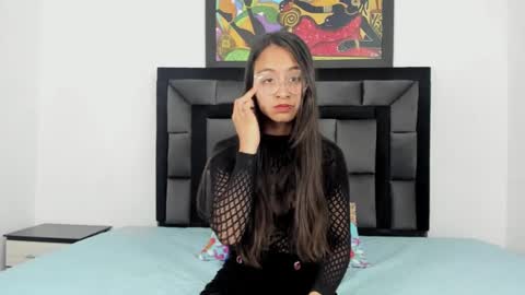 Tati online show from December 23, 1:35 pm