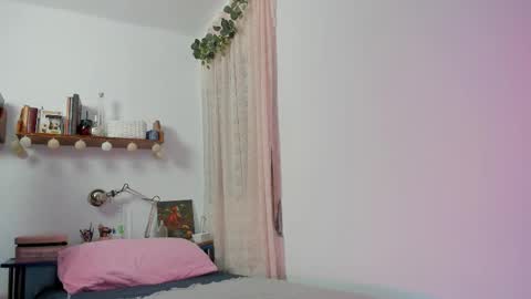 Snapshot of tatiannaz chatting on December 4, 10:46 am Tatianna online show from December 4, 10:46 am