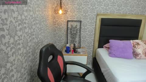 Snapshot of tatigold2 chatting on January 11, 12:29 pm T A T I online show from January 11, 12:29 pm