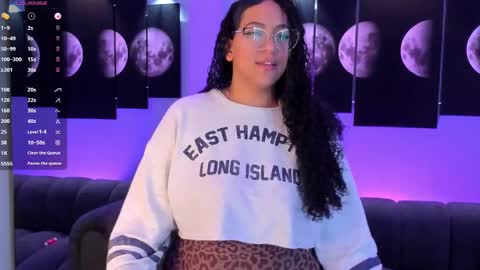 Snapshot of tatii_moon chatting on February 26, 3:53 am Tati online show from February 26, 3:53 am