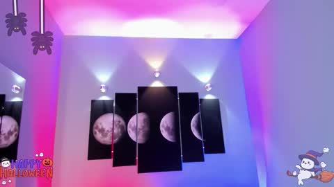 Snapshot of tatii_moon chatting on October 31, 4:13 am Tati online show from October 31, 4:13 am