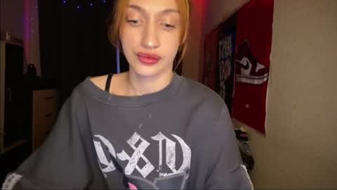 Snapshot of tatika_williams chatting on June 23, 5:33 pm tatika_williams online show from June 23, 5:33 pm
