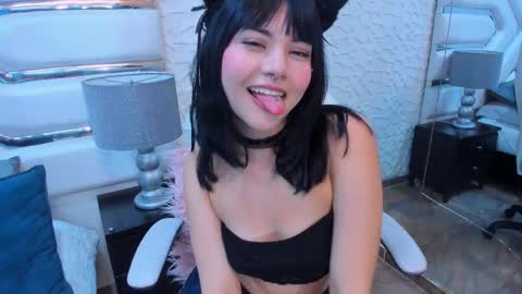 Snapshot of tatilee chatting on October 15, 12:27 pm tatilee online show from October 15, 12:27 pm