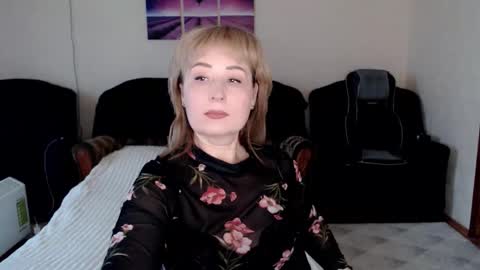 Snapshot of tattease chatting on December 3, 12:14 pm Tattease online show from December 3, 12:14 pm