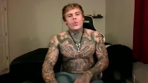 Snapshot of tatteddaddy9000 chatting on September 25, 1:31 am D-Man online show from September 25, 1:31 am