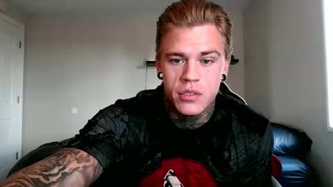Snapshot of tatteddaddy9000 chatting on September 26, 4:11 pm D-Man online show from September 26, 4:11 pm