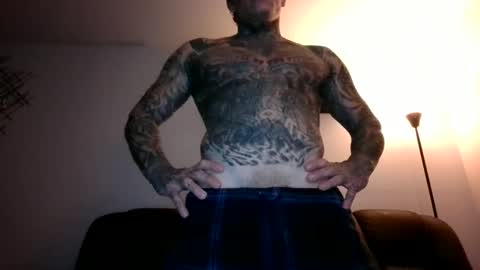 Snapshot of tatteddaddy9000 chatting on October 1, 5:24 am D-Man online show from October 1, 5:24 am